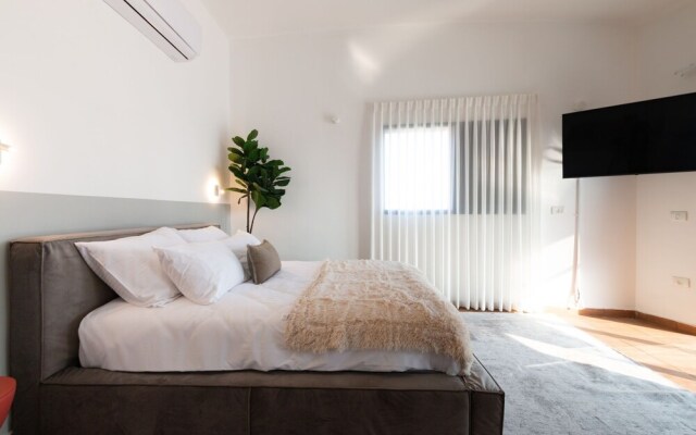 Huge Pampering Villa 5 BR with Jacuzzi