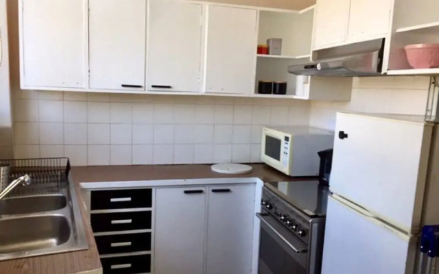 Charming and Spacious 2 Bedroom In Balaclava