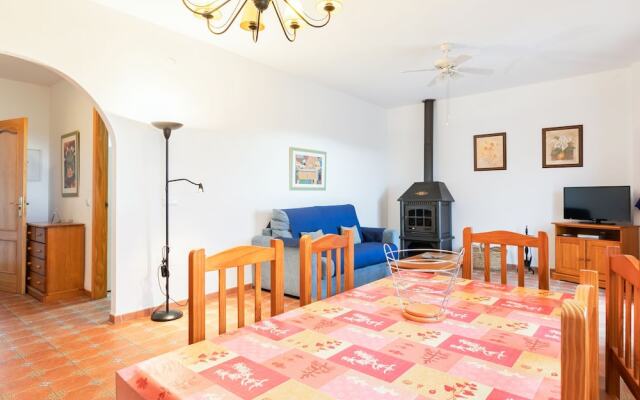 Soulful Apartment in Alcaucín With Swimming Pool