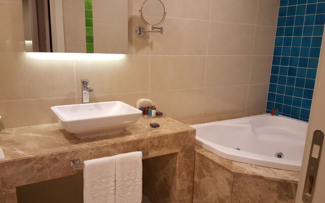 The Grand Mira Hotel