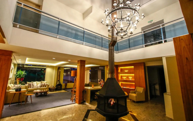 Sky Valle Hotel