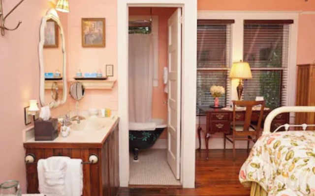 Grady House Bed & Breakfast