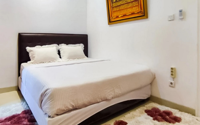 RedDoorz Syariah @ Chilla Guest House Padang – Guest Rooms – Padang