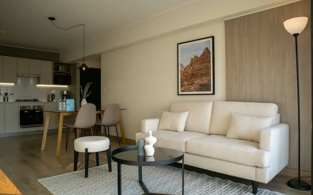 w Impressive 2BR With Balcony in Miraflores