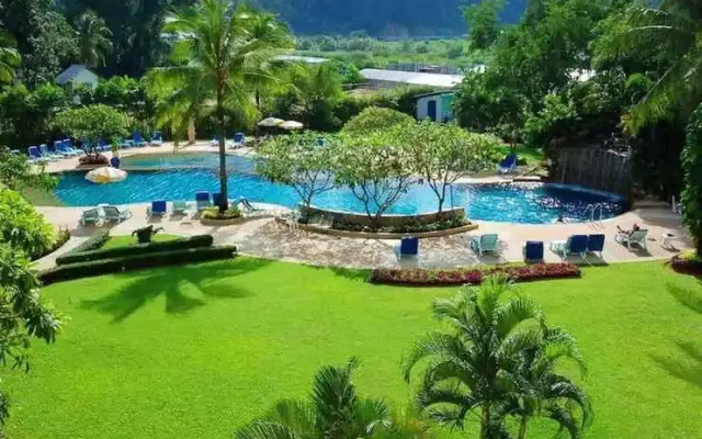 Patong Beach Gardens - Pool, Fast Wifi, Smart TVs