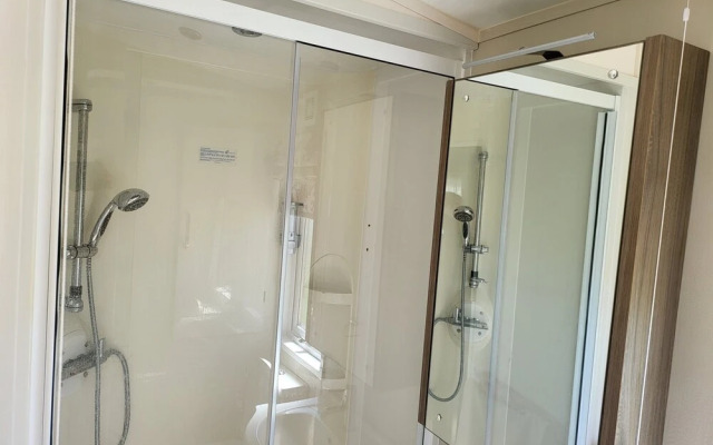 2br-sleeps6-fireplace-parking-patio-seaside