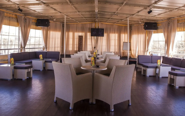 Botel Marina - Hostel