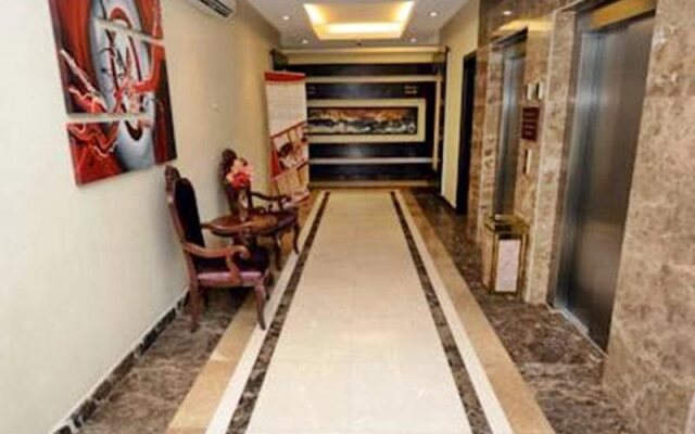 Hotelier Suites