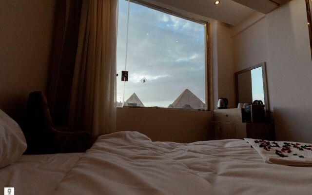 Queen Ash Pyramids View INN