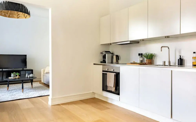 Sanders Shield - 3 Bedroom Apartment With Balcony