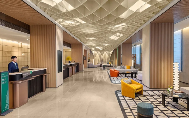 Holiday Inn Shanghai Pudong Airport by IHG
