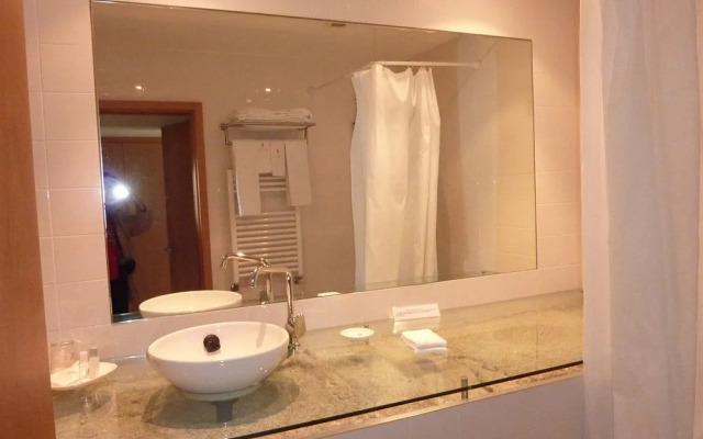 Mosteiro De S. Cristovao De Lafoes