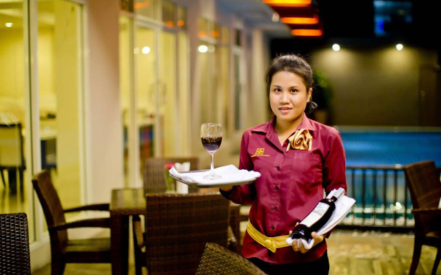 Sinsuvarn Airport Suite