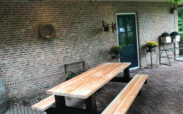 B&B. Het Hunebed Rolde