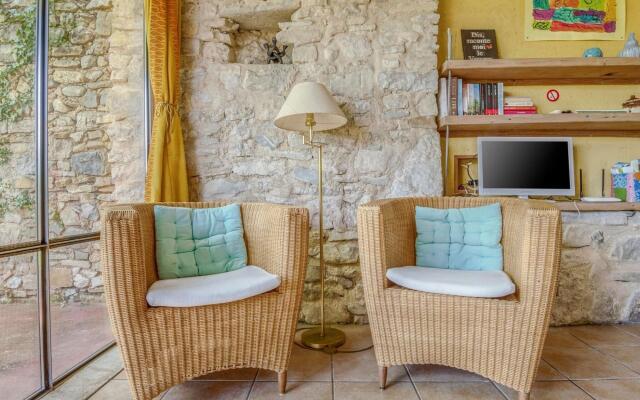 Cozy Holiday Home in Marignac-en-Diois with Garden