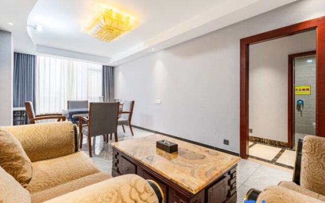 Cenxi Yuanfeng Hotel (Tanhua Bus Station)