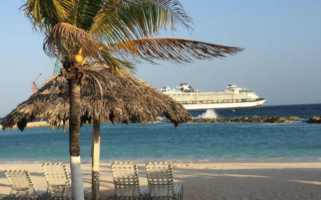 Mangrove Beach Corendon Curacao All-Inclusive Resort, Curio by Hilton