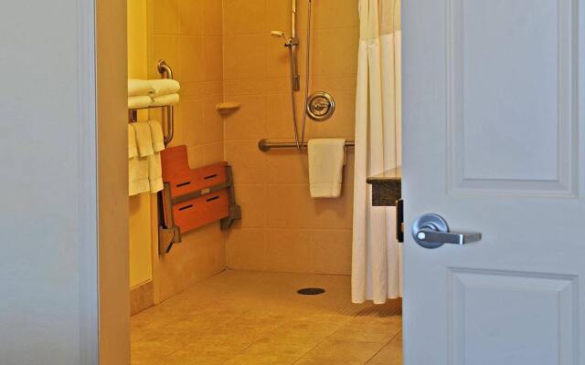 Staybridge Suites Milwaukee West-Oconomowoc by IHG