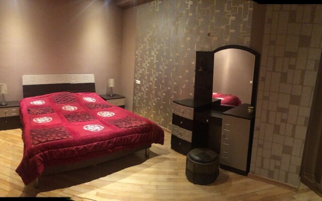 Bachos Apartment