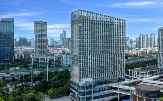 Vienna International Hotel (Kunming Huochezhan Xishan wandaguangchang dian)Dianchiludian) – Outside – Kunming