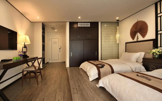Peach Blossom Resort Hotel
