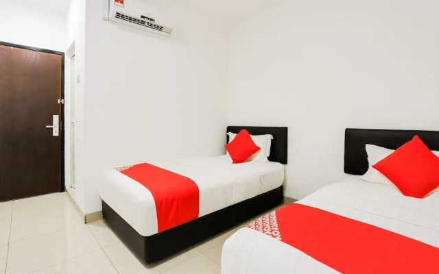 Super OYO 89495 Rich Hotel