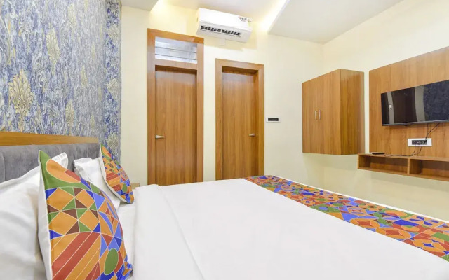 Fabhotel Castle Inn