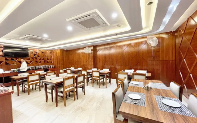 Hotel Mantavya - Varanasi near Temple