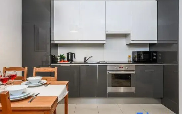 Lumina airy apartment with balcony