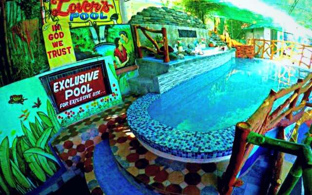 Buena Lynne's Resort Annex