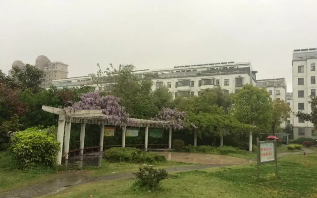 Yangzhou Young Traveller Hostel Jinghua City Living Mall