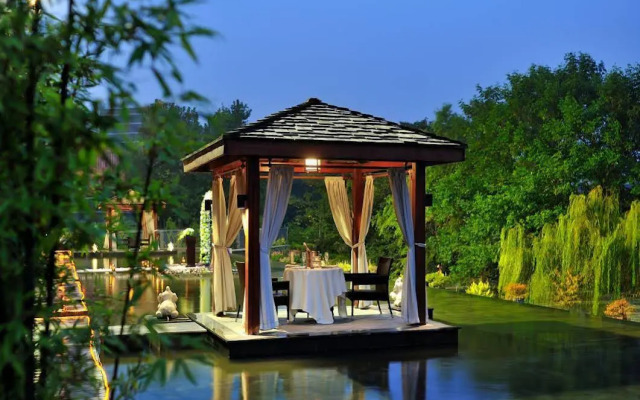 Regalia Resort  Spa Qinhuai River