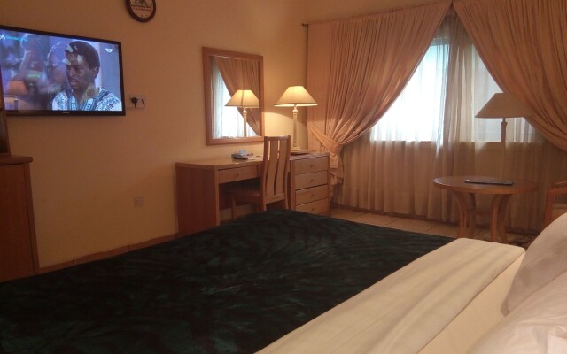 Asaa Pyramid Hotel