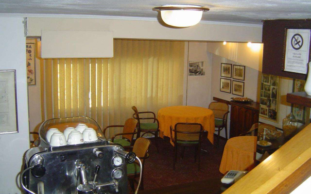 Bridge Hotel