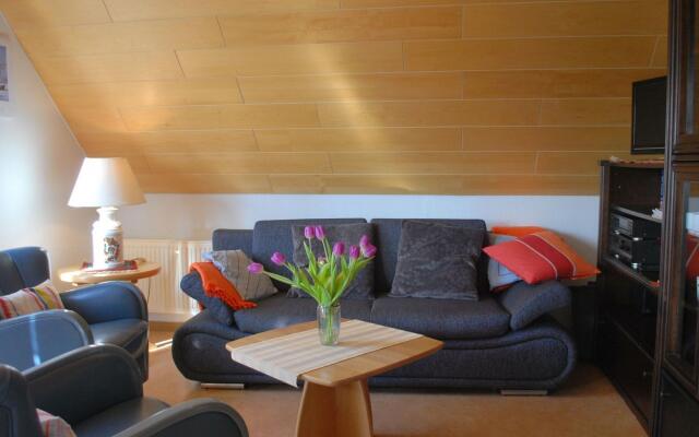 Tranquil Apartment in Ostseebad Kühlungsborn near Sea Beach