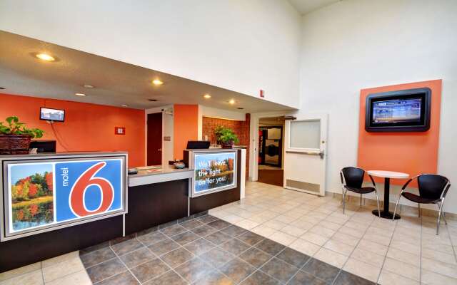 Motel 6 Newport, RI