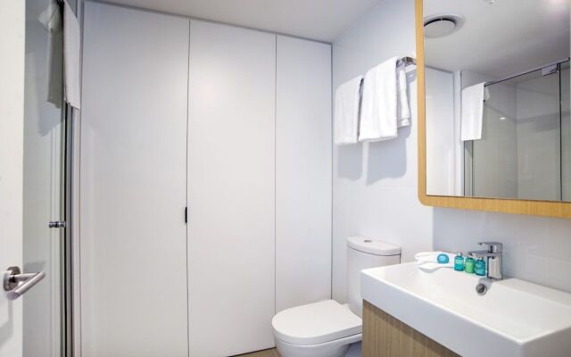 Brisbane One Apartments by CLLIX