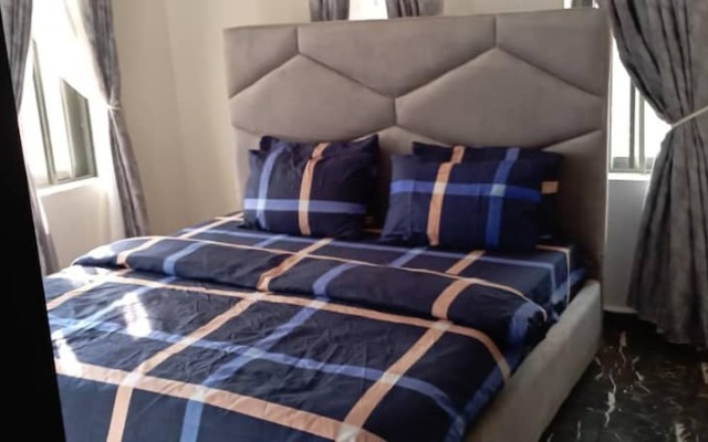 Apartment Sleeps 4 With Free Parking