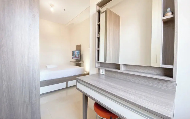 Strategic 2Br Apartment With Pool View At Parahyangan Residence