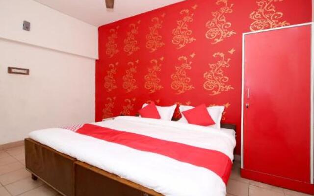 OYO 27643 Happy Restaurant