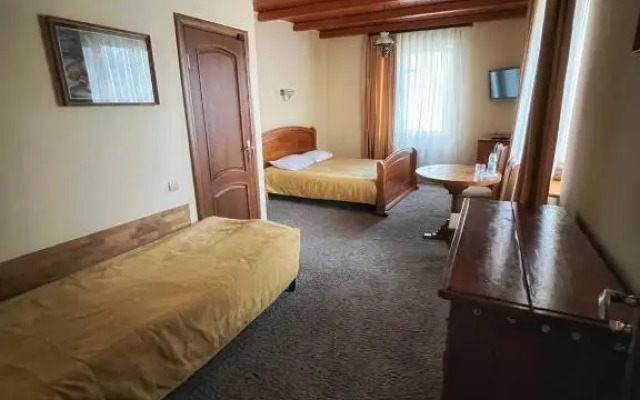 Отель Зорепад