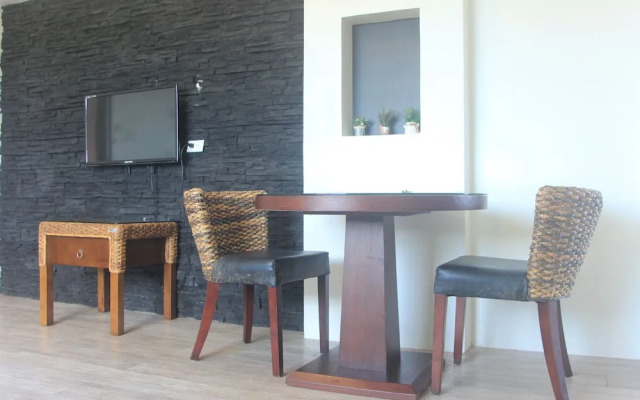 Karis Villa