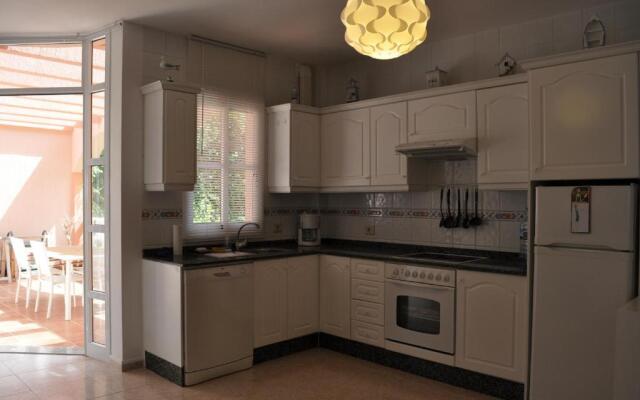 Almar Apartment