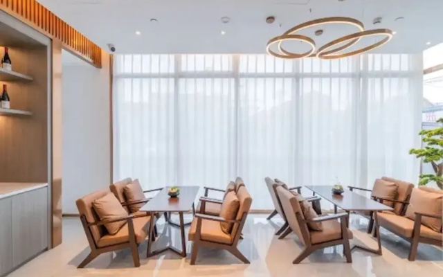 MANNSIC Hotel Capital Airport Xinguozhan