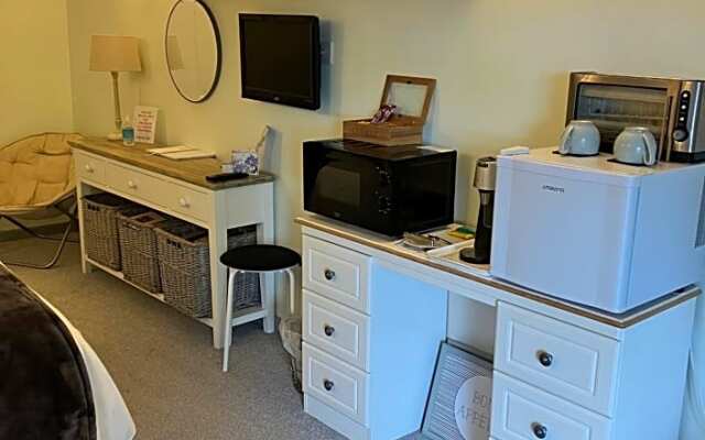 Luxury 3 bedded room with sea peeps and parking