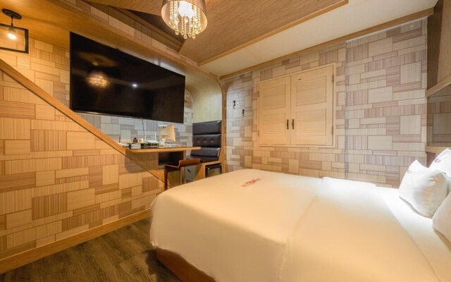 Secret Hotel