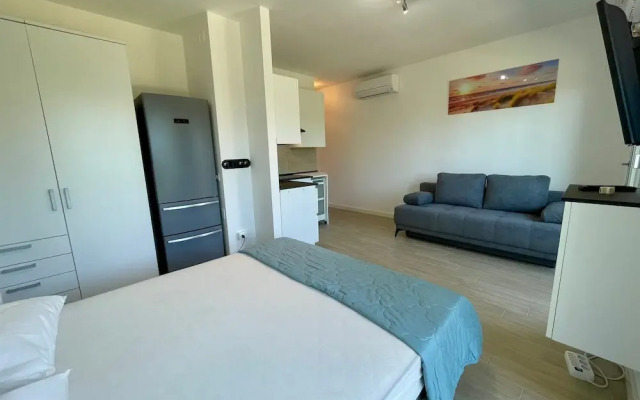 Renovate Studio in a Good Location - Beahost