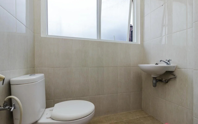 RedDoorz Premium @ Ampera Raya 2