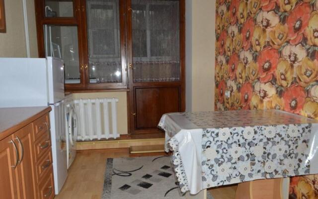 Apartment on Toktogula, 93