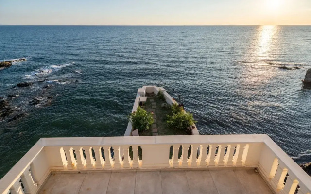 Magic Seaside Apartment